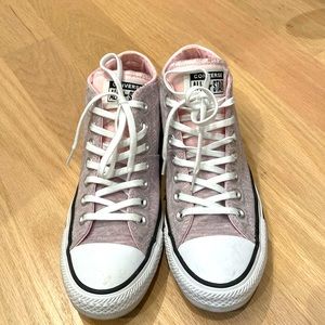 Converse Chuck Taylor All-star pink hi tops